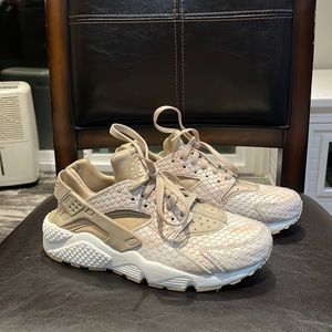 Nike Huarache Sneakers